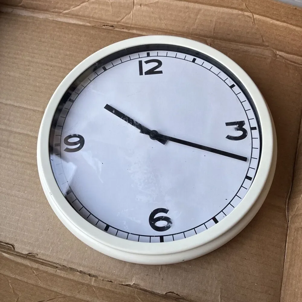IKEA White Pugg Plastic Analog Wall Clock